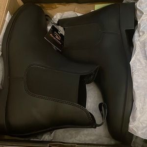 Black leather boots size 9